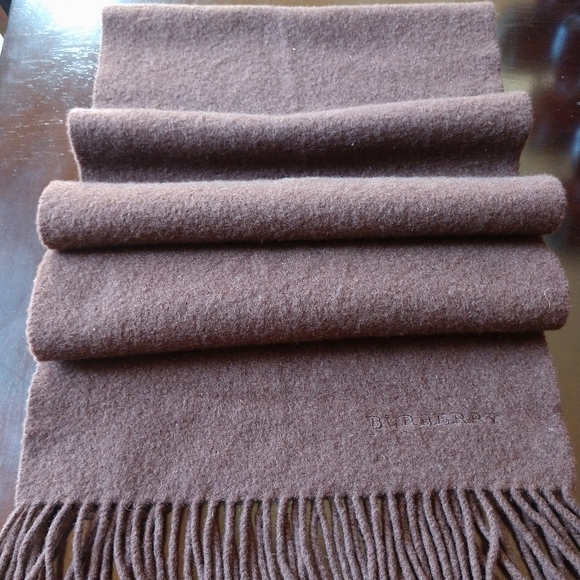 Burberry Cashmere Scarf - Picture 3 of 4